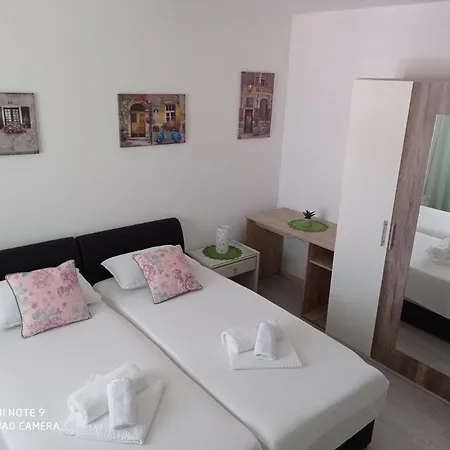 Simb Apartmán *